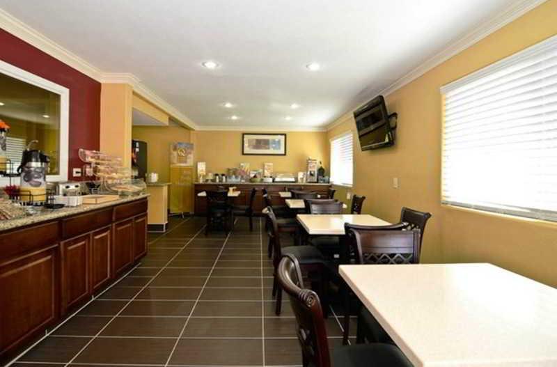 Americas Best Value Inn & Suites Escondido Restaurant foto