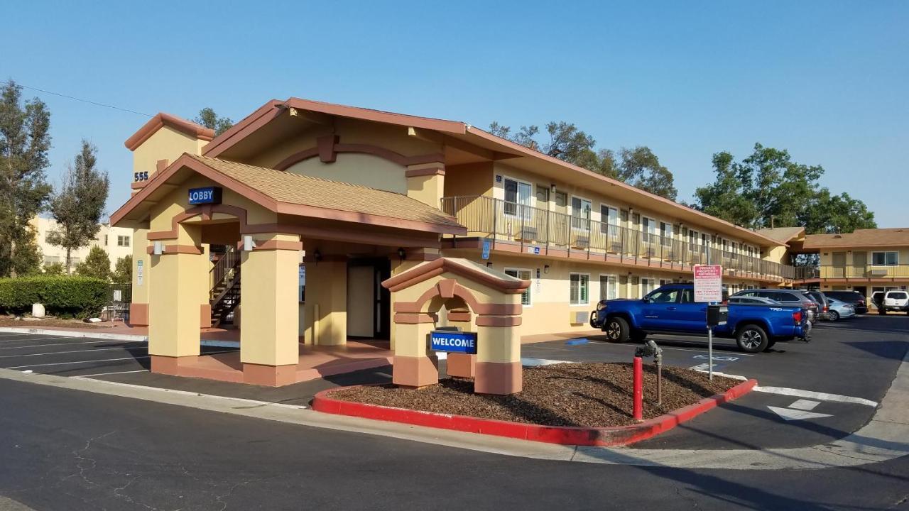 Americas Best Value Inn & Suites Escondido Exterior foto